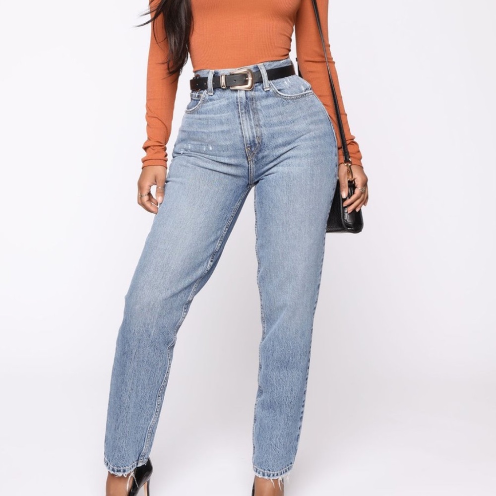 High Rise Mom Jeans - Medium Wash